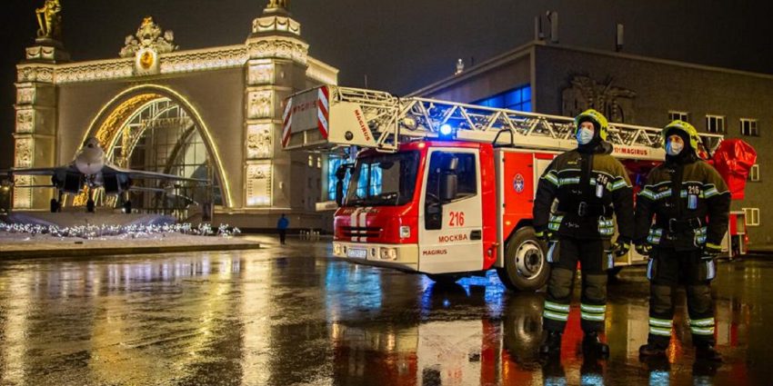 Московские пожарные обеспечили безопасность в новогоднюю ночь