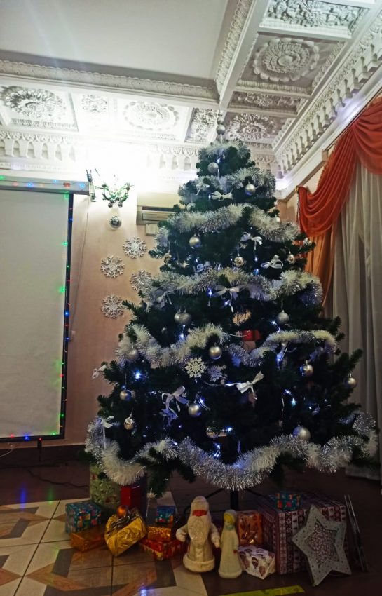 Соцработники района Сокол поздравили жителей старшего поколения с зимними праздниками