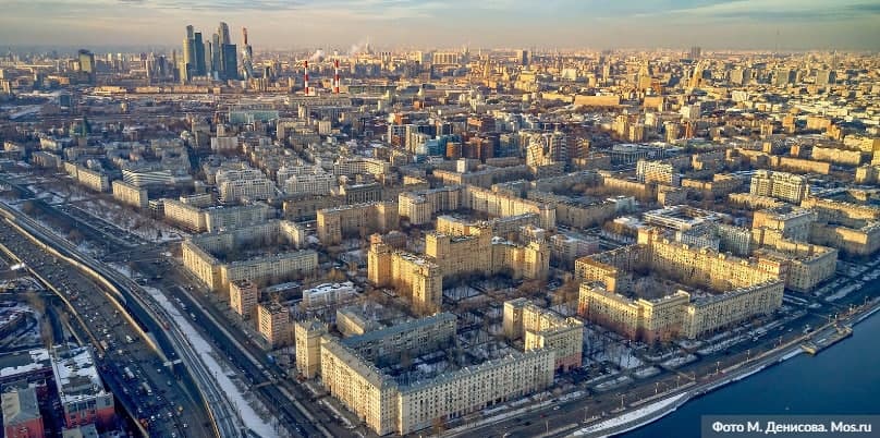 Провокации против полиции начались на несанкционированных митингах в Москве