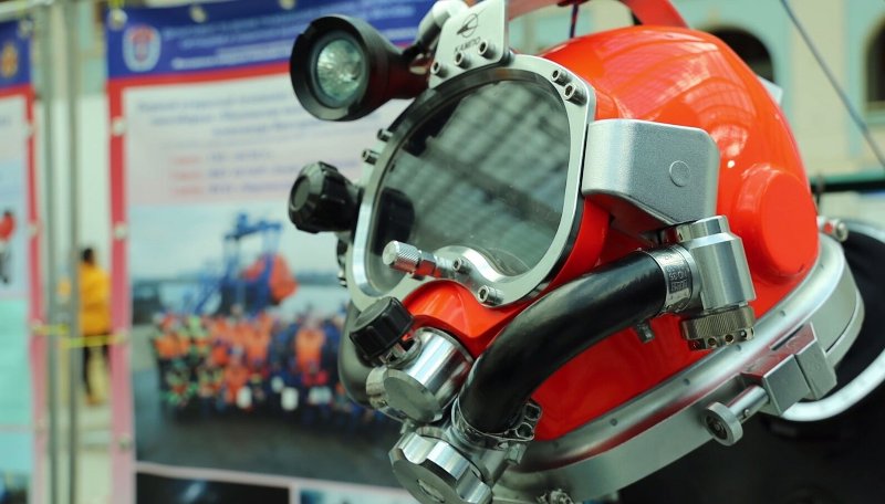 Спасатели Москвы приняли участие в выставке подводного снаряжения