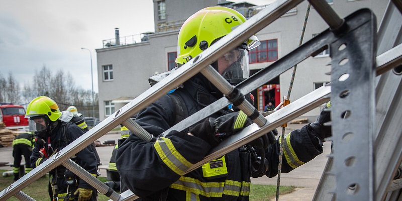 В Пожарно-спасательном центре Москвы определили лучшее звено ГДЗС