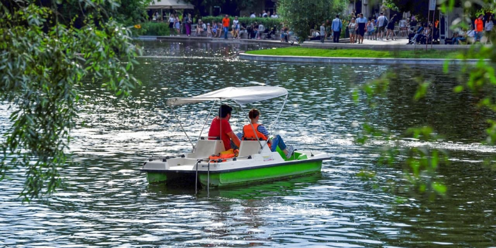 В парках Москвы возобновили работу лодочные станции