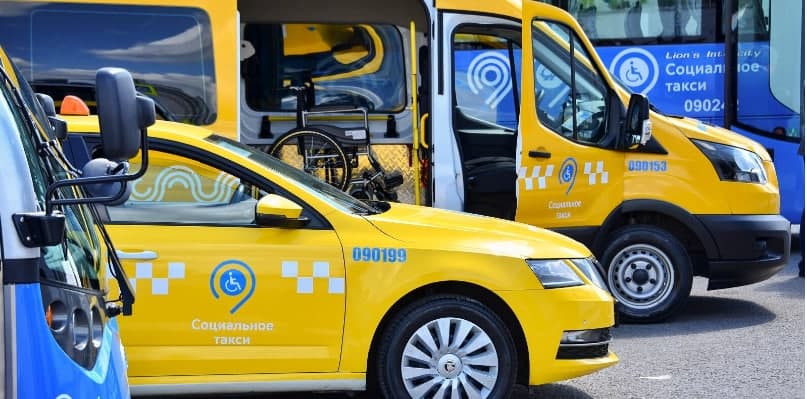 Автопарк социального такси пополнился новыми микроавтобусами