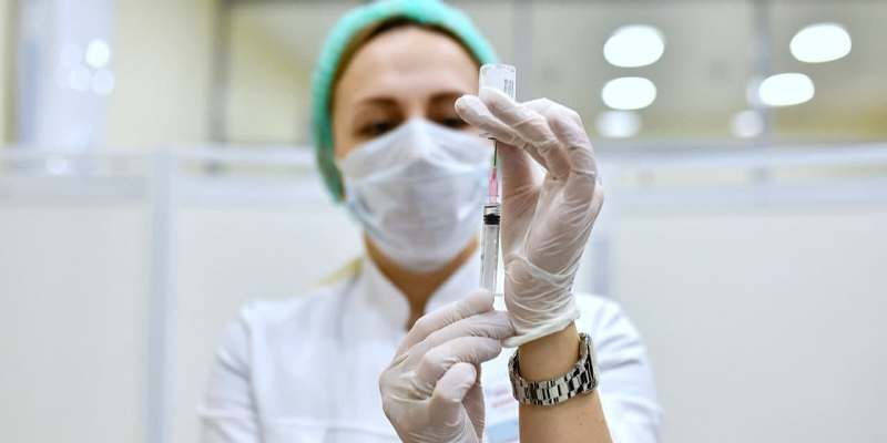 Москва готовится к поставкам интраназальной вакцины «Спутник Лайт»