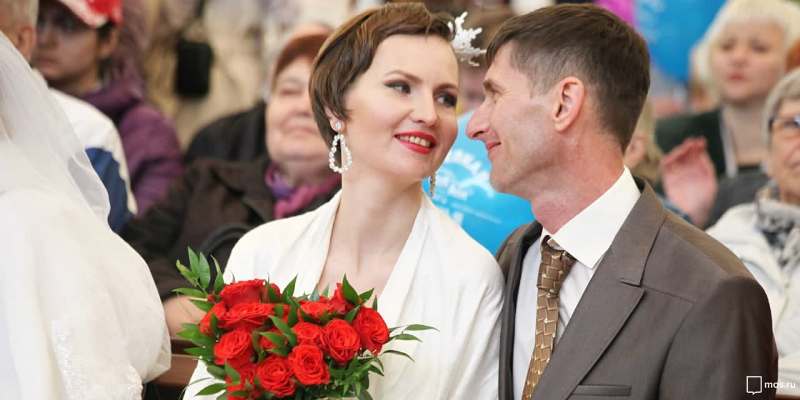 Выездную регистрацию брака с начала года в Москве выбрали более трех тысяч пар